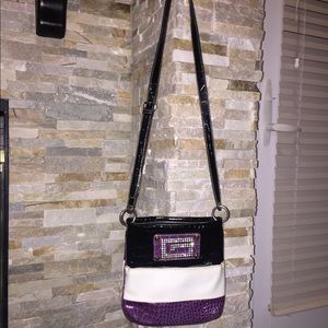 Guess- cross body purse